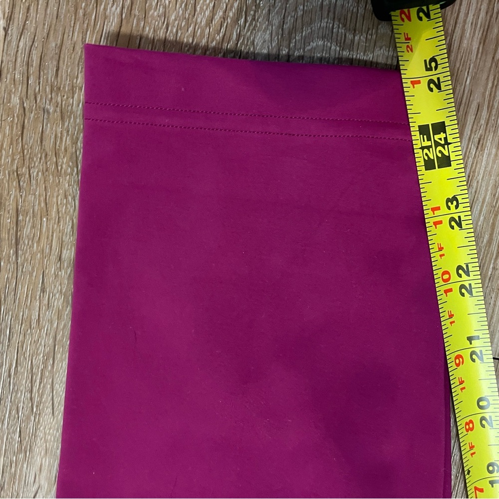 Lululemon Magenta Leggings - Picture 6 of 6